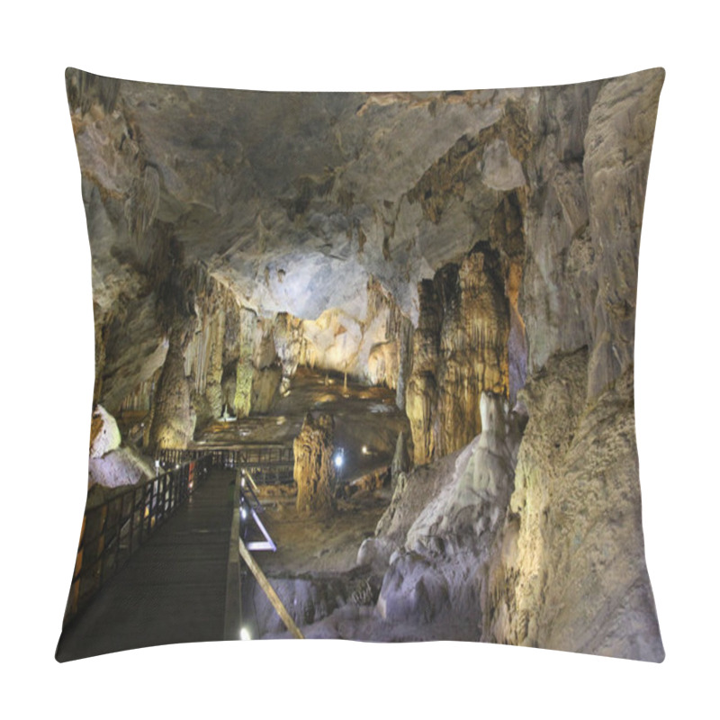 Personality  Paradise Cave In The National Park Vietnam Pillow Covers