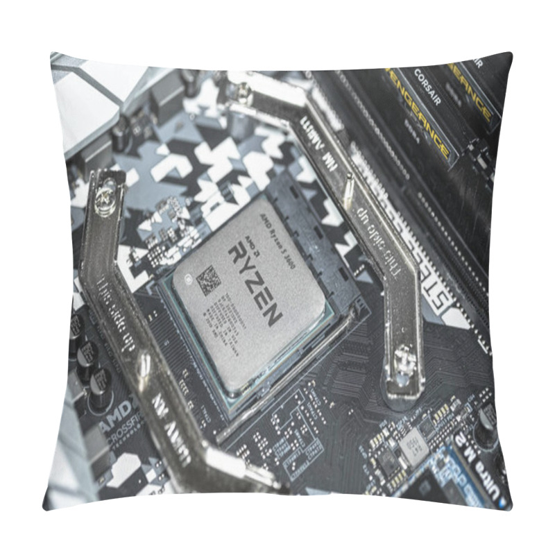 Personality  Amd Ryzen 3600 Desktop Pc Cpu Installed On Hi Tech Motherboard,computer Components Chip Pillow Covers