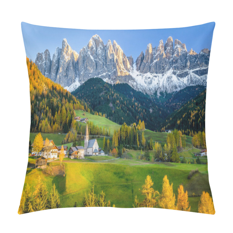 Personality  Beautiful Mountain Village At Sunset Pillow Covers