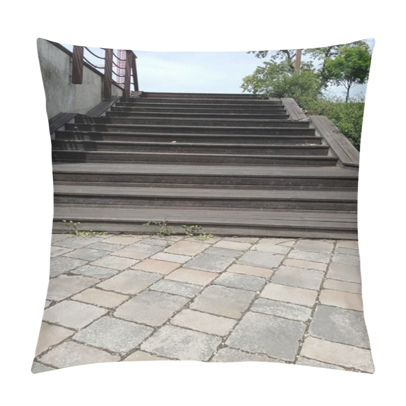 Personality  A Set Of Wooden Stairs Rises Towards A Park, Framed By Lush Greenery, Under Clear Blue Skies, Inviting Visitors To Explore The Outdoor Space. Pillow Covers