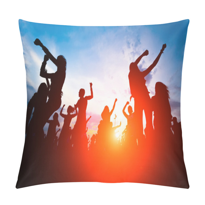 Personality  Silhouettes Of Young People Dancing Pillow Covers