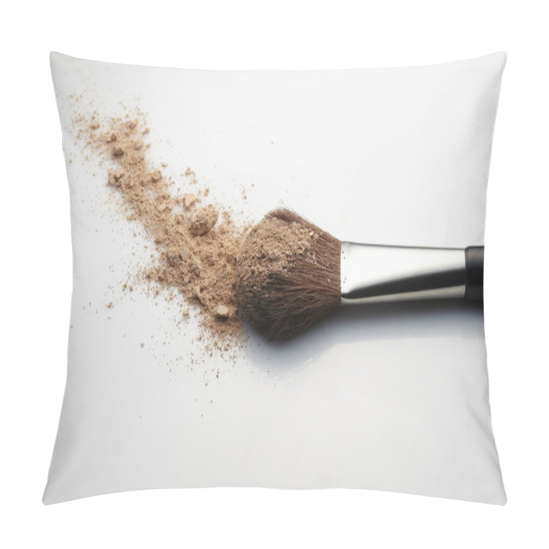 Personality  Makeup Brush With Beige Loose Face Powder Placed Horizontal On White Gradient Background Pillow Covers