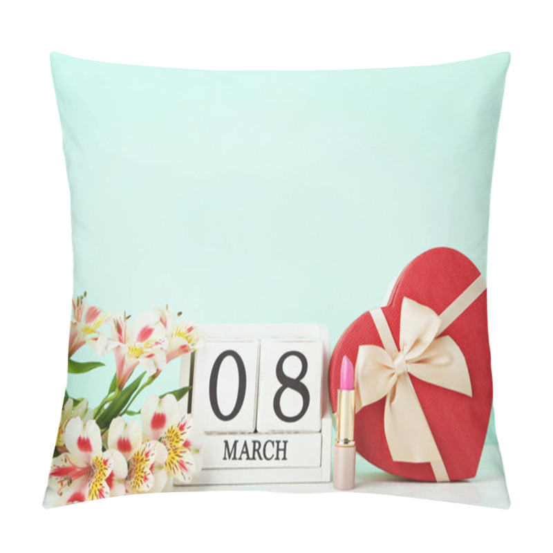 Personality  Calendar Cubes With Flowers And Gift Box On Mint Background Pillow Covers