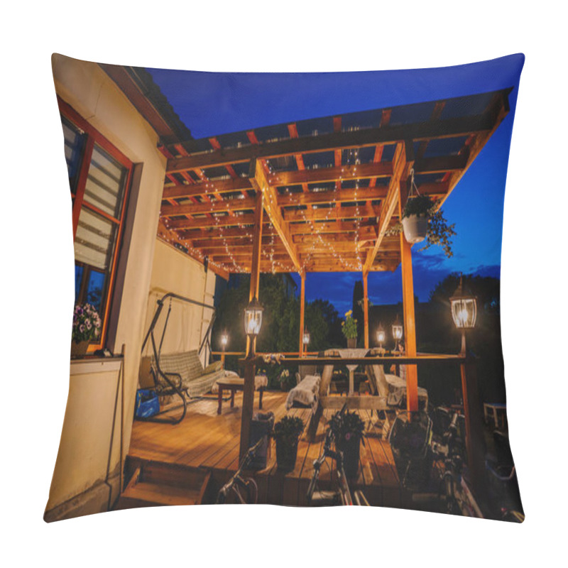 Personality  Valmiera, Riga - July 5, 2023 - A Cozy Backyard Deck At Night With A Pergola And String Lights, A Swing Chair, Dining Table, Lanterns, And Potted Flowers. Pillow Covers