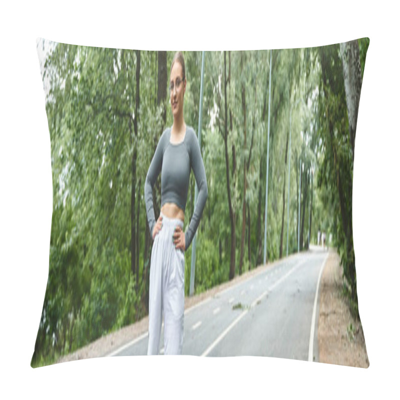 Personality  A Determined Young Woman With A Prosthetic Leg Embraces Fitness Outdoors, Showcasing Her Strength In Sportswear. Pillow Covers