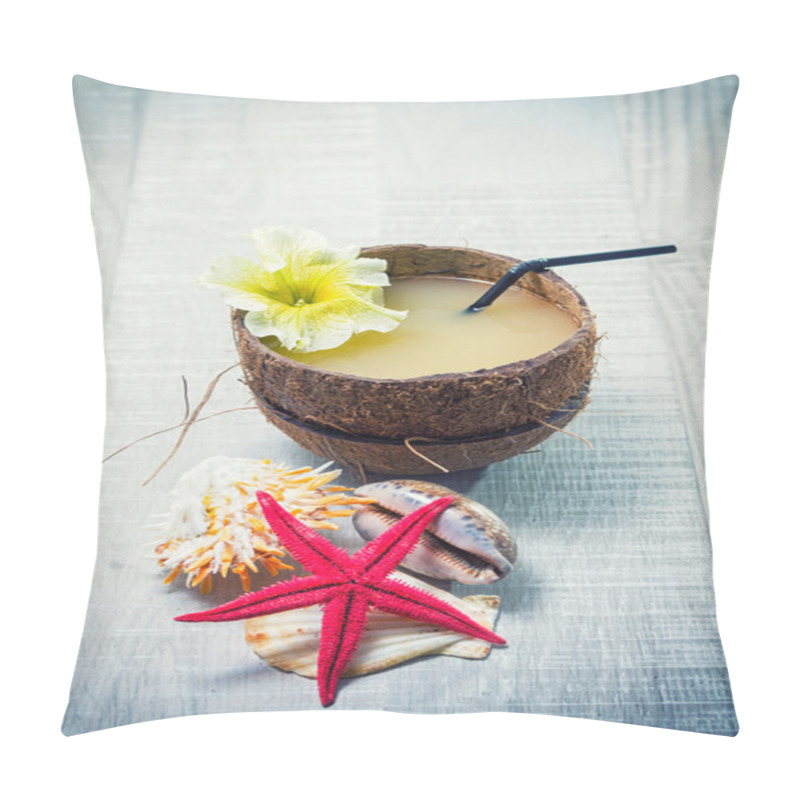 Personality  Coconut Cocktail, Starfish And Shells On The Deck Pillow Covers