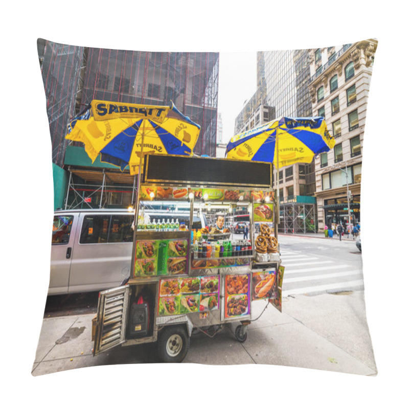 Personality  NEW YORK, USA - September 23, 2018: HALAL FOOD Seller In FIFTH AVENUE. Manhattan, New York City, USA. Pillow Covers