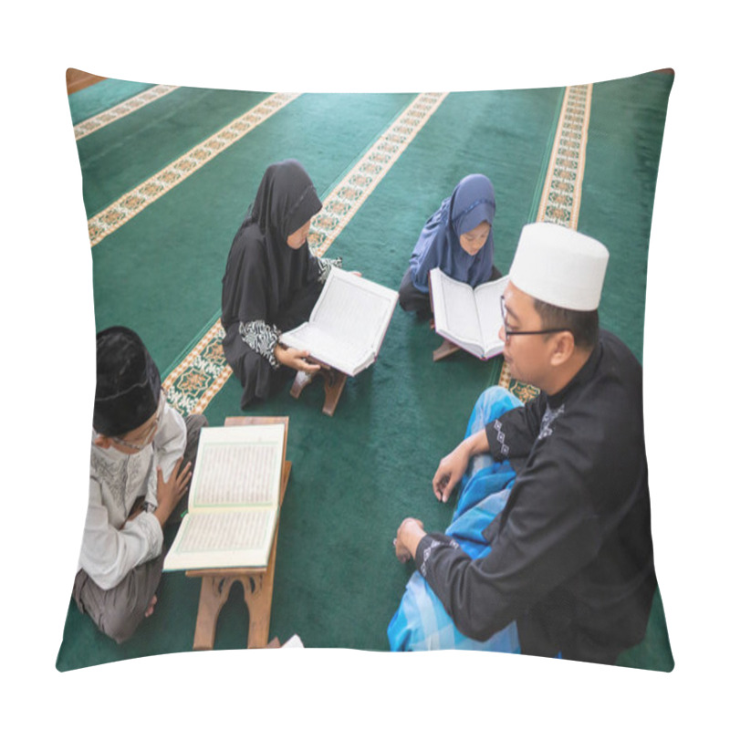 Personality  Teaching Muslim Kid To Read Quran Pillow Covers