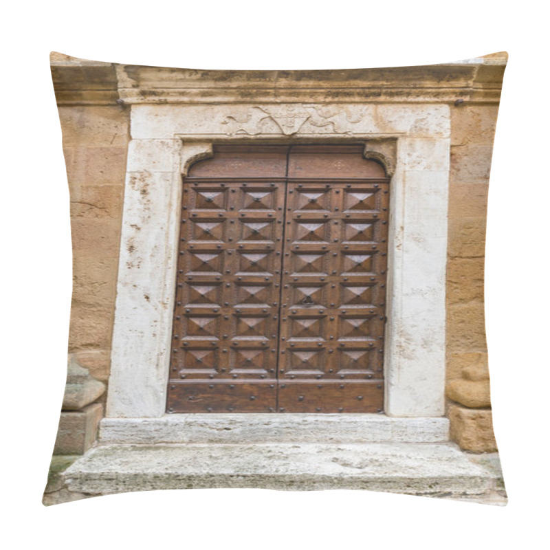 Personality  Massive Wooden Doors Typical Of Southern Italy Pillow Covers