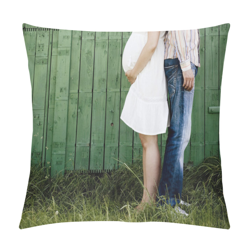 Personality  Pregnant Couple In Front Of Green Fence Pillow Covers