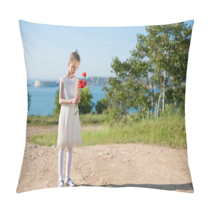 Personality  Lonely Thin Little Girl In White Dress Holding Bouquet Of Red Poppy Standing On Sea Bay Background Pillow Covers