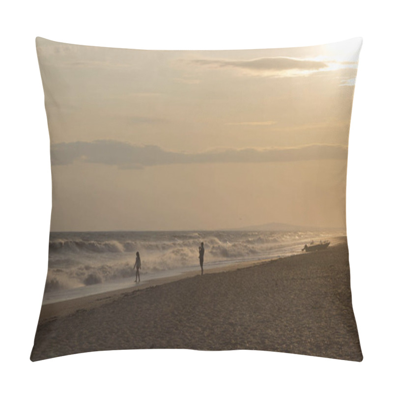 Personality  Two Lovers Walking On The Golden Beach By Lights Of Sunset Near Old Boat Pillow Covers