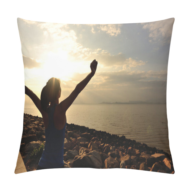 Personality  Woman With Open Arms Pillow Covers