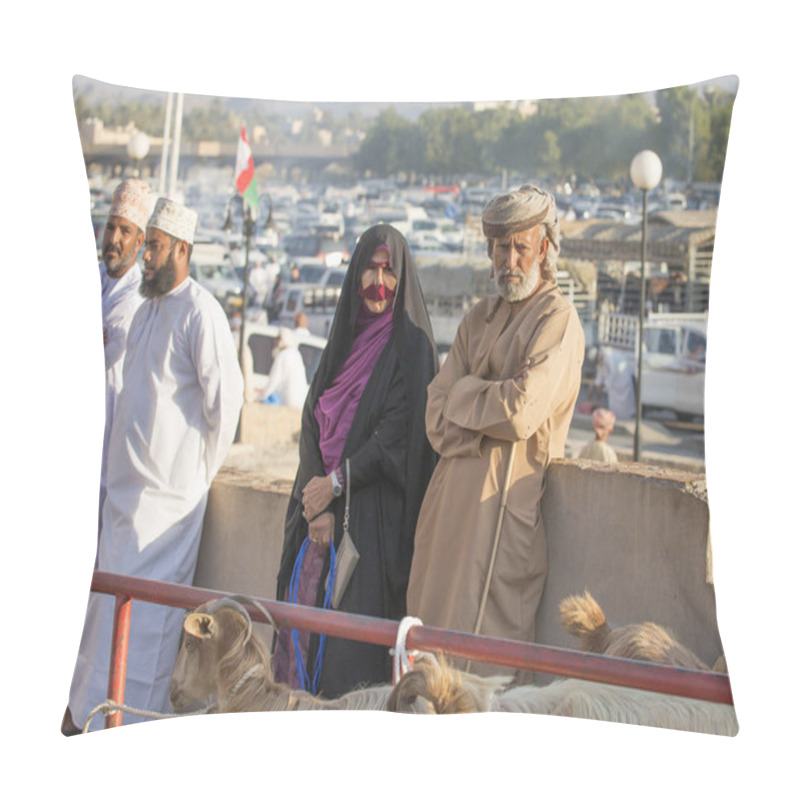 Personality  Omani Couple At A Market Pillow Covers