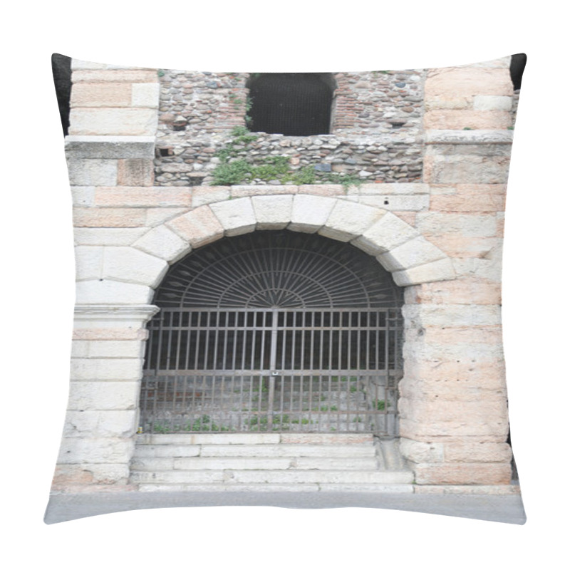 Personality  Roman Gate In The Arena In Verona City Italy Pillow Covers