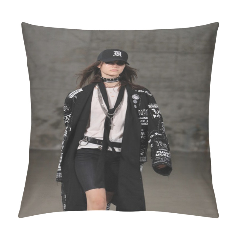 Personality   R13 Fashion Show Pillow Covers