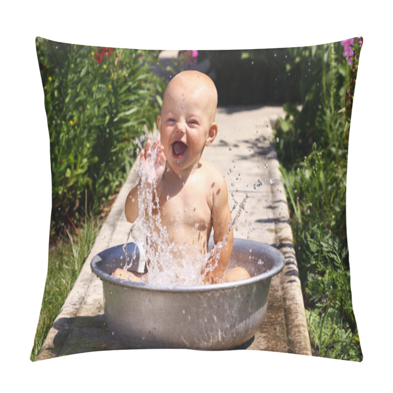 Personality  Baby Bathes Pillow Covers