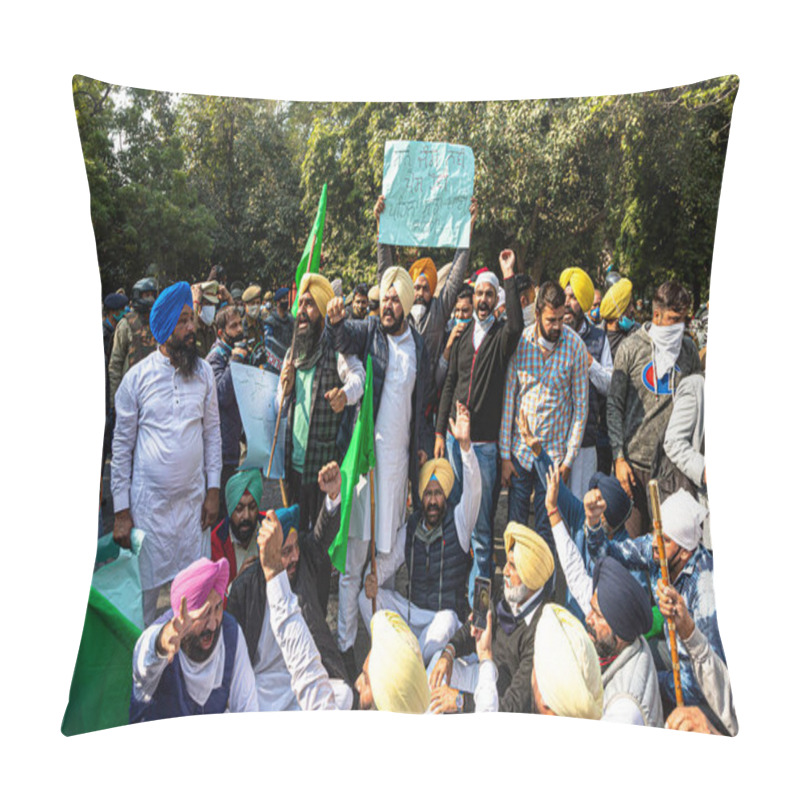 Personality  Indian Sikh Farmers Are Protesting At Jantar Mantar,farmers Are Protesting Against New Agriculture Law In India. Pillow Covers