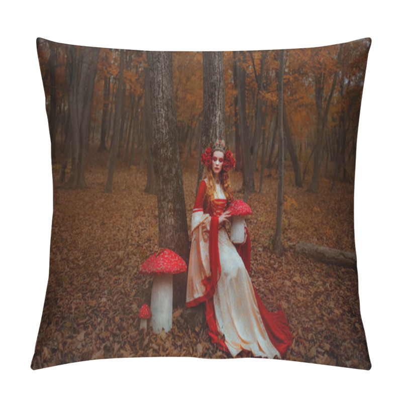 Personality  Woman In Red Medieval Dress Pillow Covers