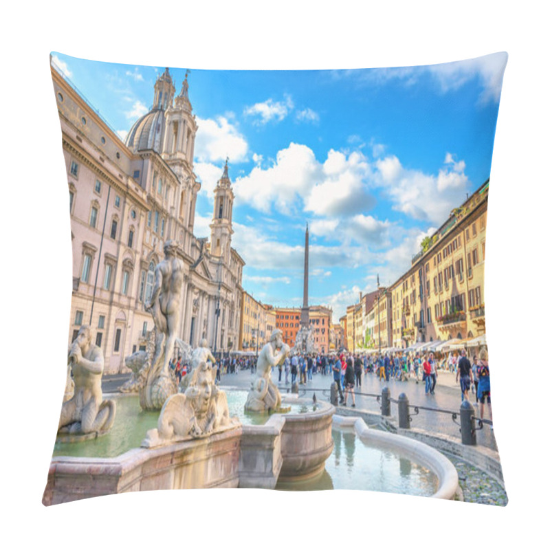 Personality  Rome, Italy - May 17th 2018 - Big Group Of People Enjoying A Sunny Day At PIAZZA NAVONA. Great Meeting Place, The Square Is Always Heaving With Street Artists, Painters, Tourists And Locals Pillow Covers