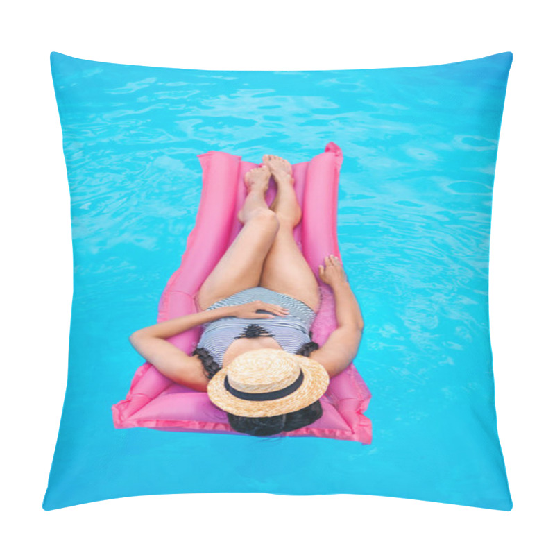 Personality  Woman On Inflatable Mattress In Pool Pillow Covers