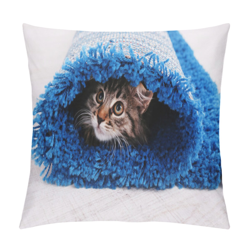 Personality  Beautiful Kitten In Rolled Carpet Pillow Covers