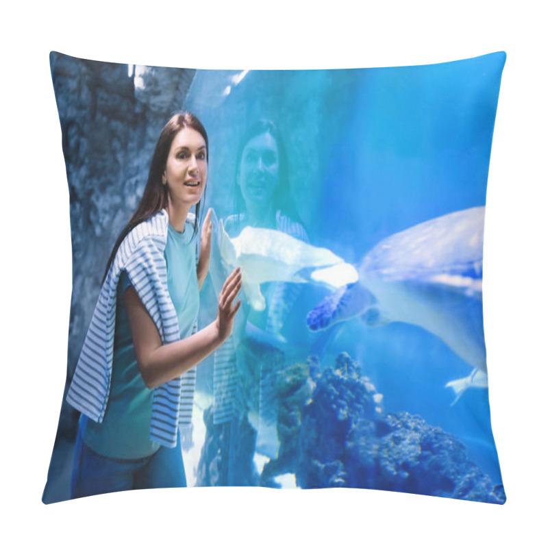 Personality  Beautiful Woman Near Big Aquarium In Oceanarium Pillow Covers