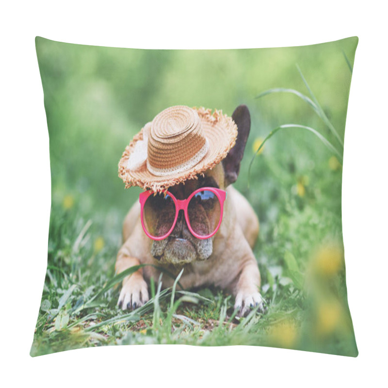 Personality  French Bulldog Dog Wearing Pink Sunglasses And Summer Straw Hat Pillow Covers