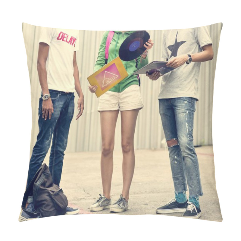 Personality  Teenage Friends Hanging Out Pillow Covers