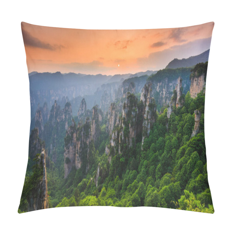 Personality   Zhangjiajie National Forest Park At Sunset, Wulingyuan, Hunan,  Pillow Covers