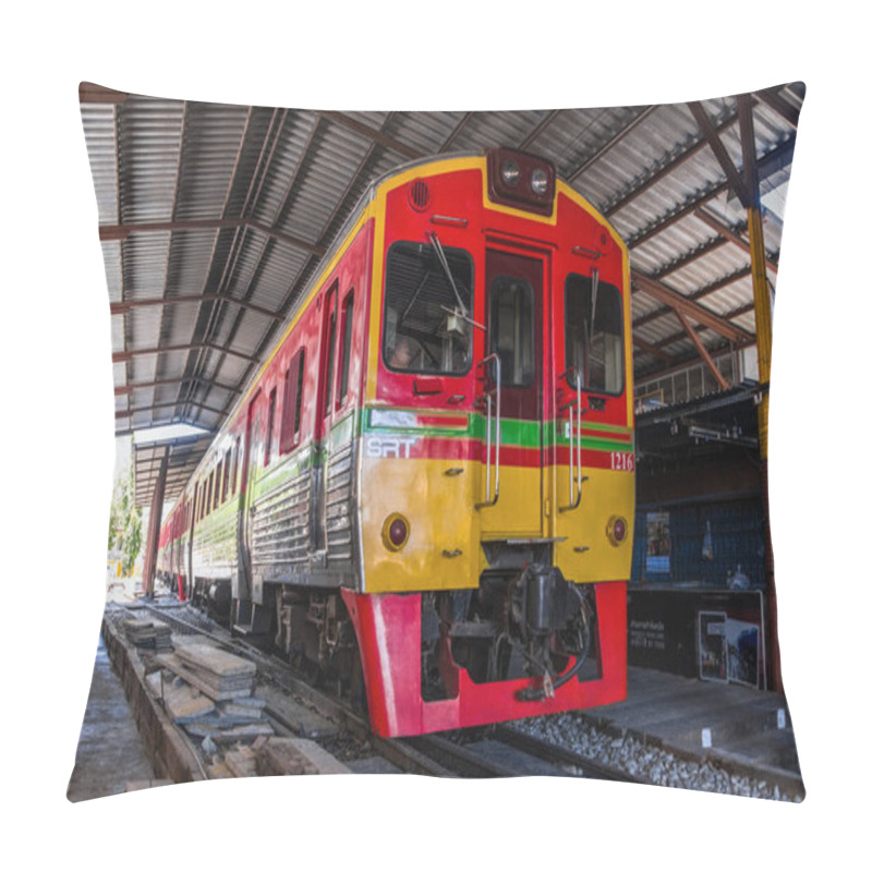 Personality  Samut Songkhram, Thailand-SEP 12,2017: The Famous Railway Market Or Folding Umbrella Market At Maeklong, Thailand, One Of Famous Market Landmark In Thailand. Pillow Covers