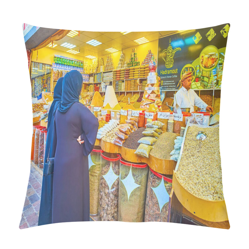 Personality  DUBAI, UAE - MARCH 5, 2020: The Women Choose The Spices In Stall Of Yemen Pavilion Of Global Village Dubai, On March 5 In Dubai Pillow Covers