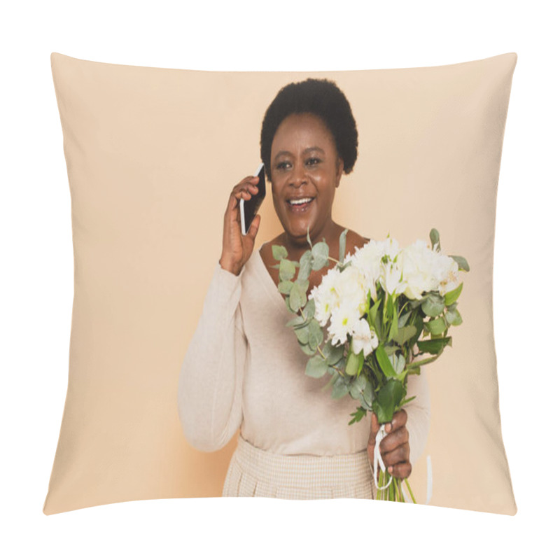 Personality  African American Middle Aged Lady Speaking On Smartphone In And Holding Bouquet Of Flowers In Hand On Beige Background Pillow Covers