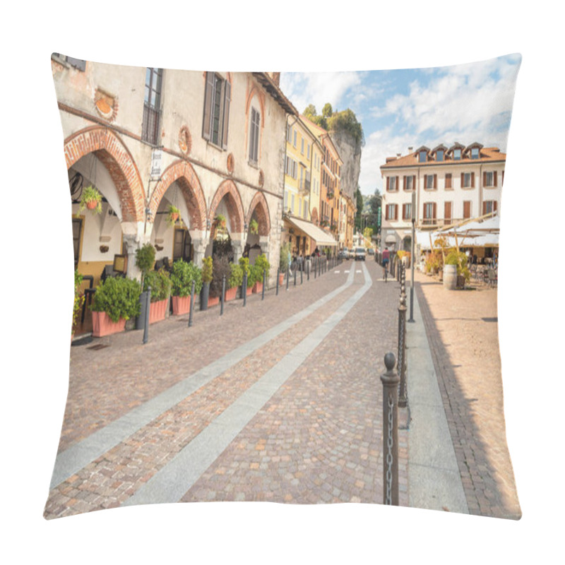 Personality  Arona, Piedmont, Italy - September 25, 2019: View Of Central Square - Piazza Del Popolo With Traditional Bars, Restaurants And Shops In Center Of Arona, Located On The Shore Of Lake Maggiore In Piedmont, Italy Pillow Covers