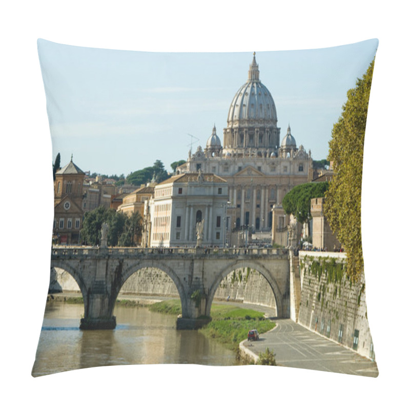 Personality  View Of The Vatican With Saint Peter's Basilica Pillow Covers