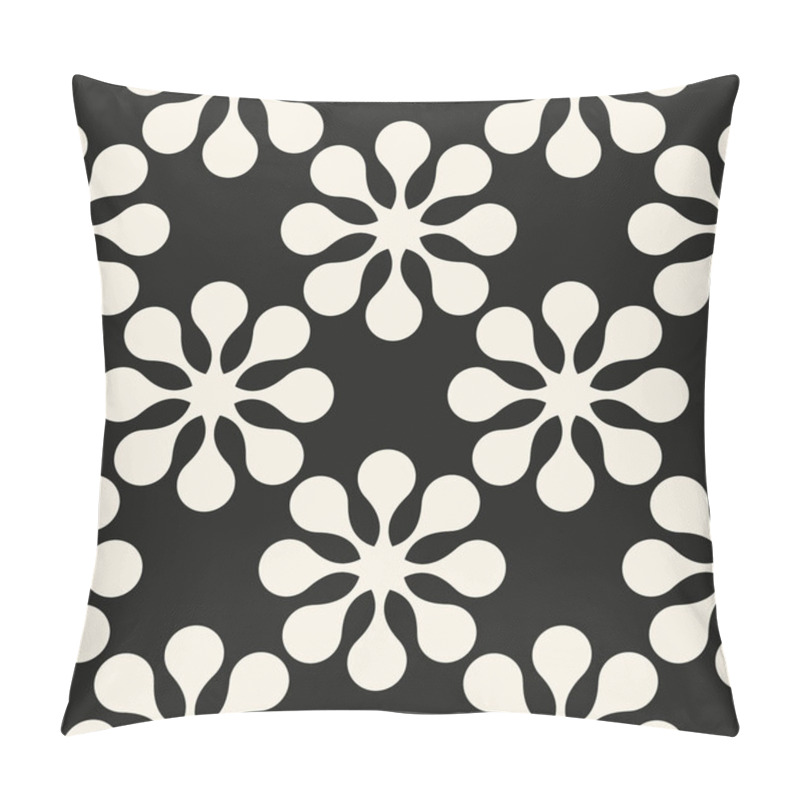 Personality  Vector Seamless Pattern. Modern Stylish Texture. Composition From Regularly Repeating Geometrical Element. Monochrome, Simple. Vector Illustrations. Black And White Pattern Pillow Covers