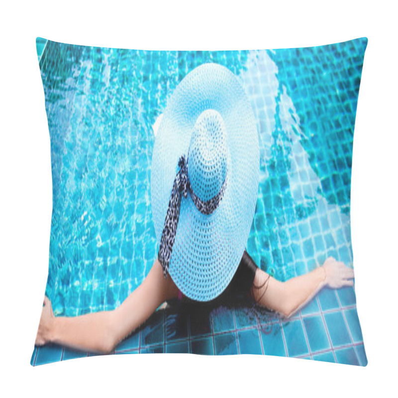 Personality  Woman In The Swimming Pool Pillow Covers