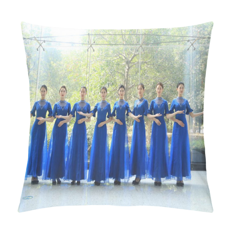 Personality  Chinese Volunteers Wearing Cheongsam (qipao) Pose For Photos Ahead Of The Upcoming Fifth World Internet Conference (WIC), Also Known As Wuzhen Summit, In Wuzhen Town, Tongxiang City, Jiaxing City, East China's Zhejiang Province, 1 November 2018 Pillow Covers