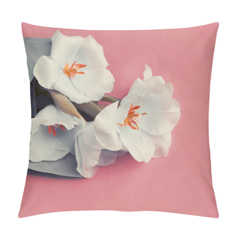 Personality  Close-up Of Tender White Spring Wrapped Tulips On Pink Background Pillow Covers