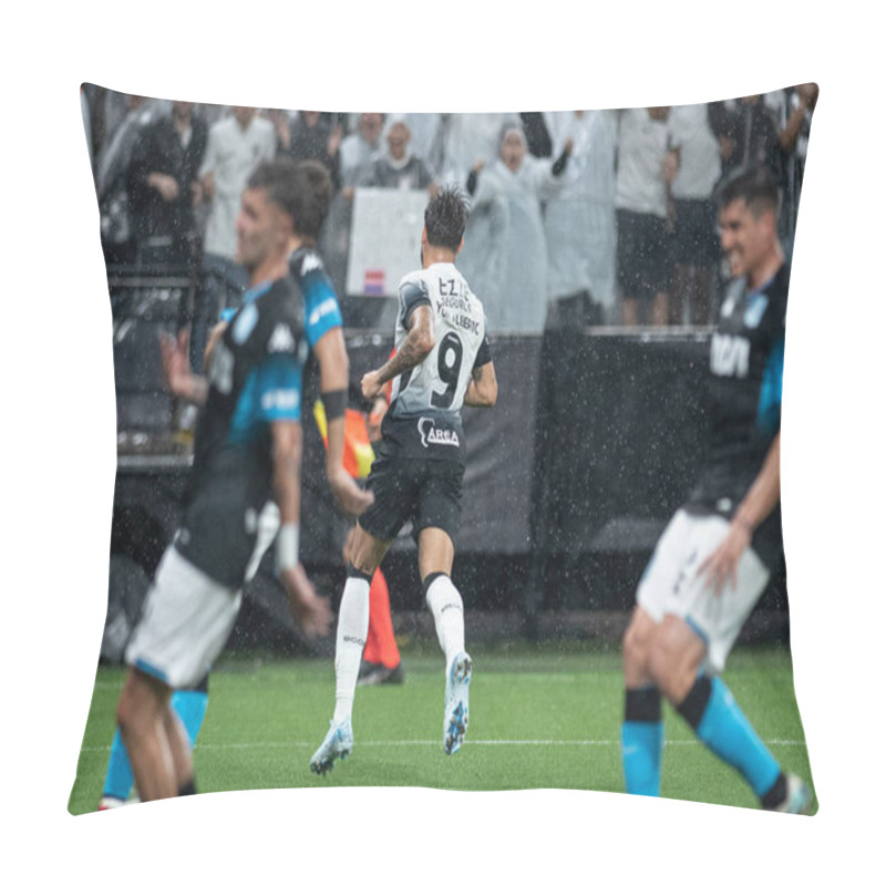 Personality  Sao Paulo (sp), Brazil 10/24/2024 - Yuri Alberto Celebrates His Goal In The Match Between Corinthians And Racing-arg, Valid For The First Leg Of The Conmebol Sulamericana Semifinal (ronaldo Barreto / Thenews2) Pillow Covers