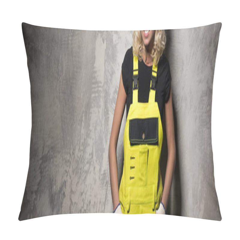 Personality  Horizontal Image Attractive Builder Woman On Grunge Wall Pillow Covers