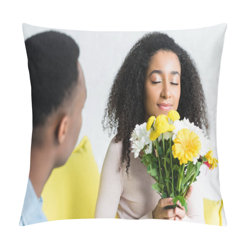 Personality  Selective Focus Of African American Woman Holding Bouquet Of Flowers Pillow Covers