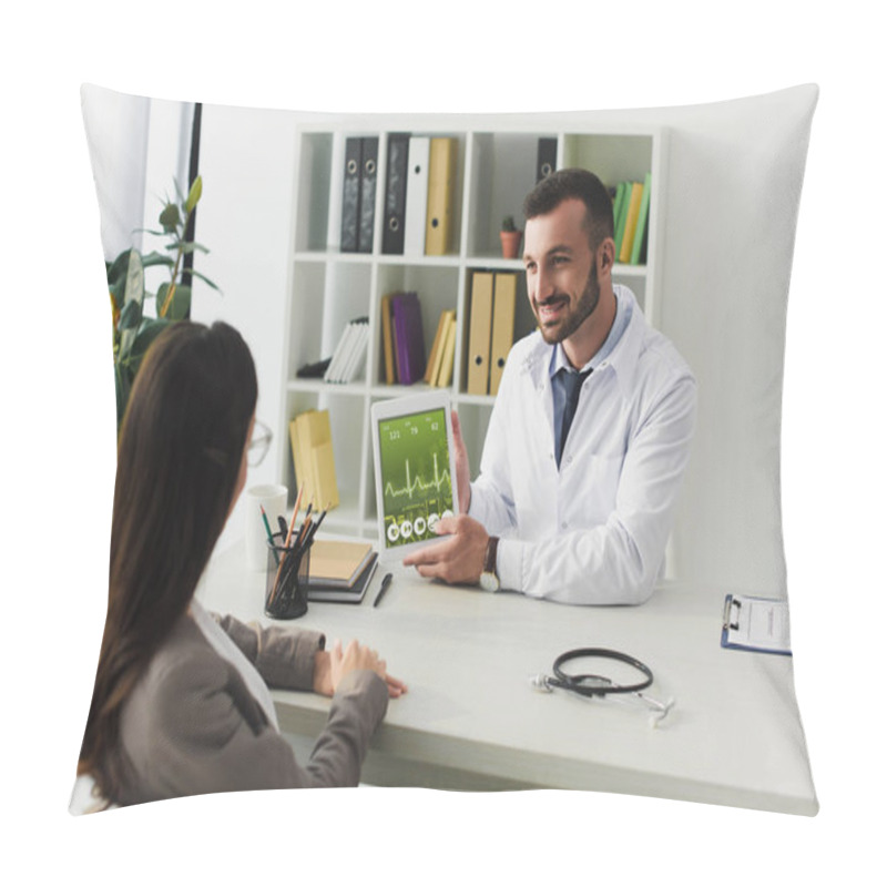 Personality  Smiling Doctor Showing Patient Gadget With Pulse Appliance In Clinic Pillow Covers