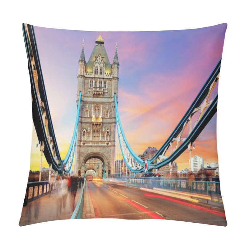 Personality  Tower Bridge - London Pillow Covers