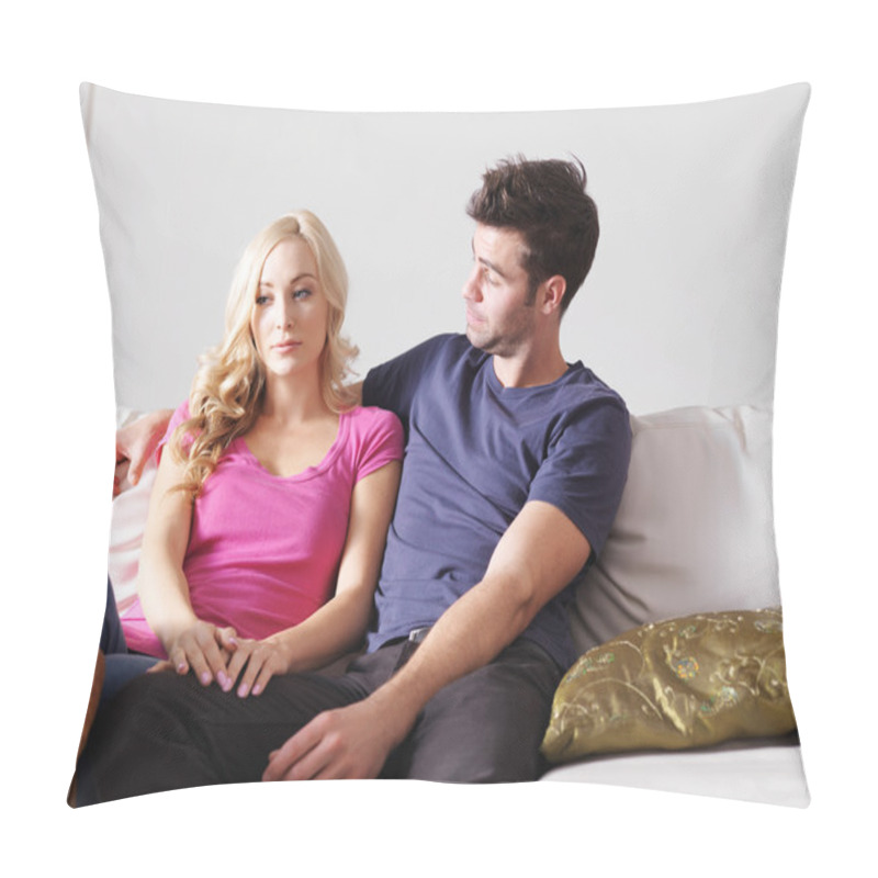 Personality  Unhappy Woman With Puzzled Boyfriend Pillow Covers