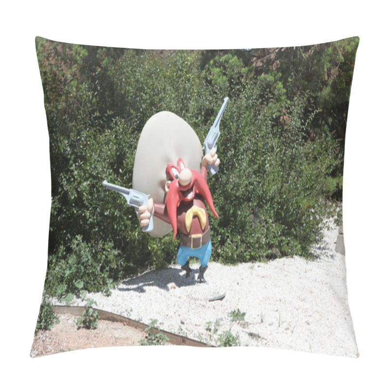 Personality  Yosemite Sam Pillow Covers