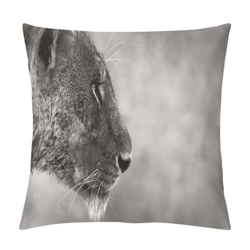 Personality  Lion Side View Pillow Covers