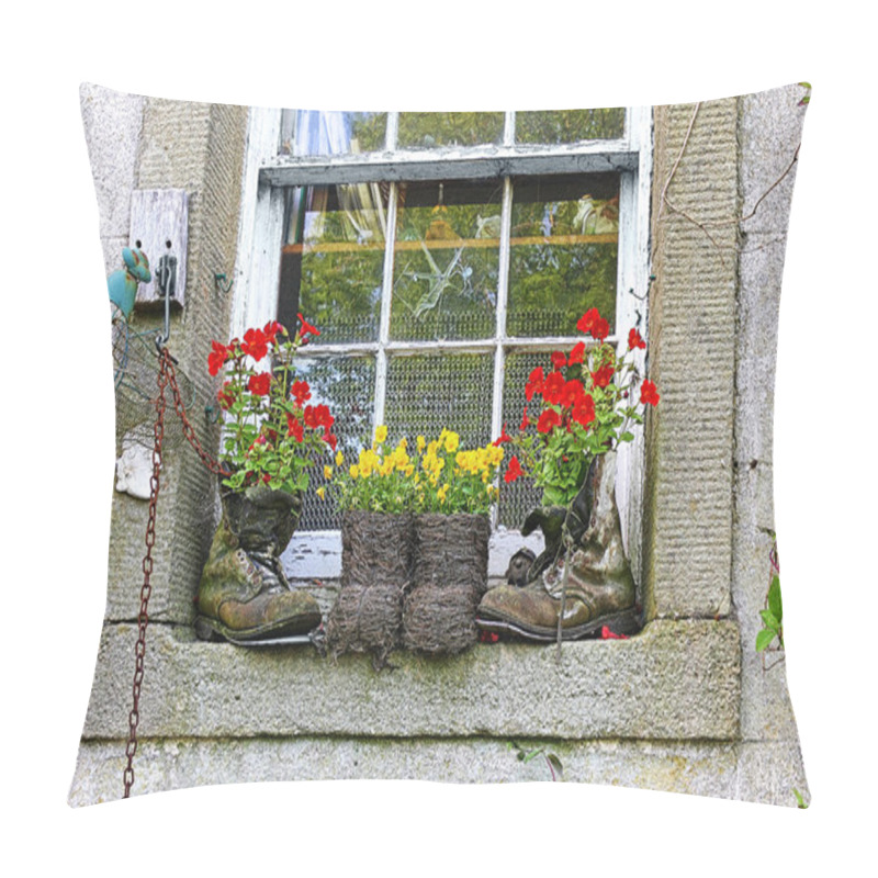 Personality  Original Flower Pots With Flowers On The Old Window Pillow Covers