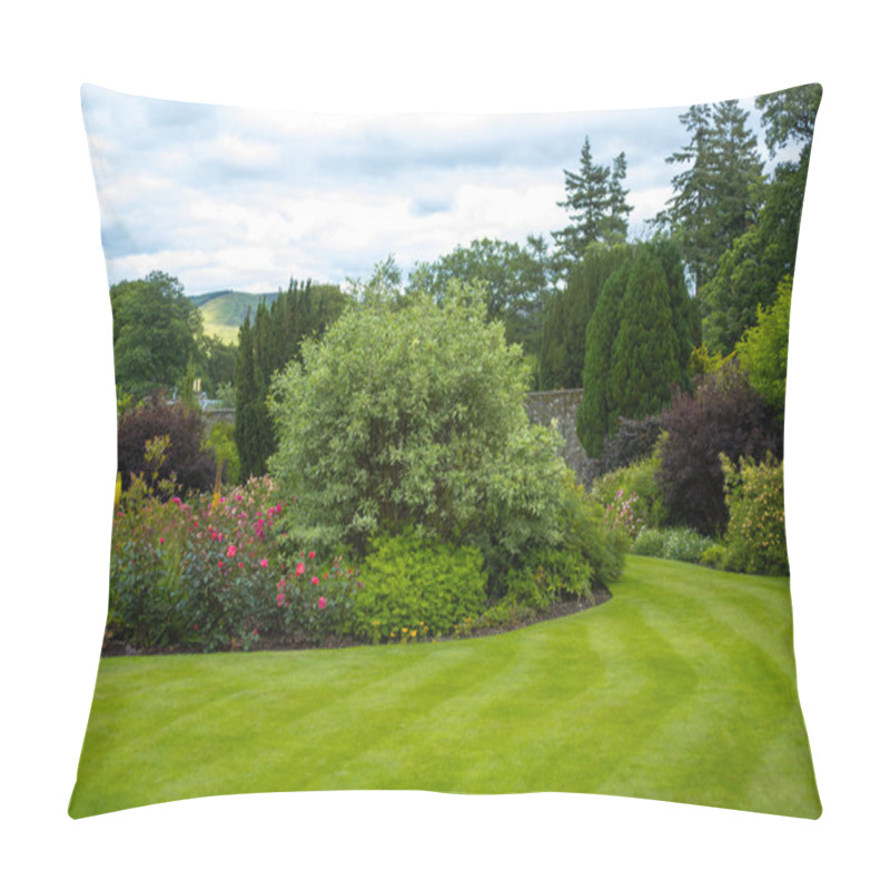 Personality  Beautiful Walled Garden Pillow Covers