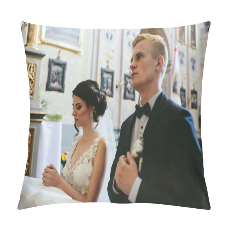 Personality  Bride And Groom In The Church Pillow Covers